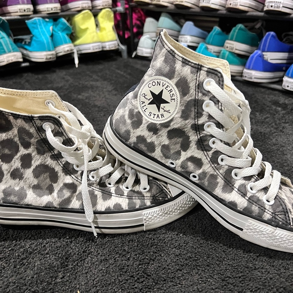 Leopard converse chucks black white grey high tops 🖤🤍 Sz 7 mens 9 womens